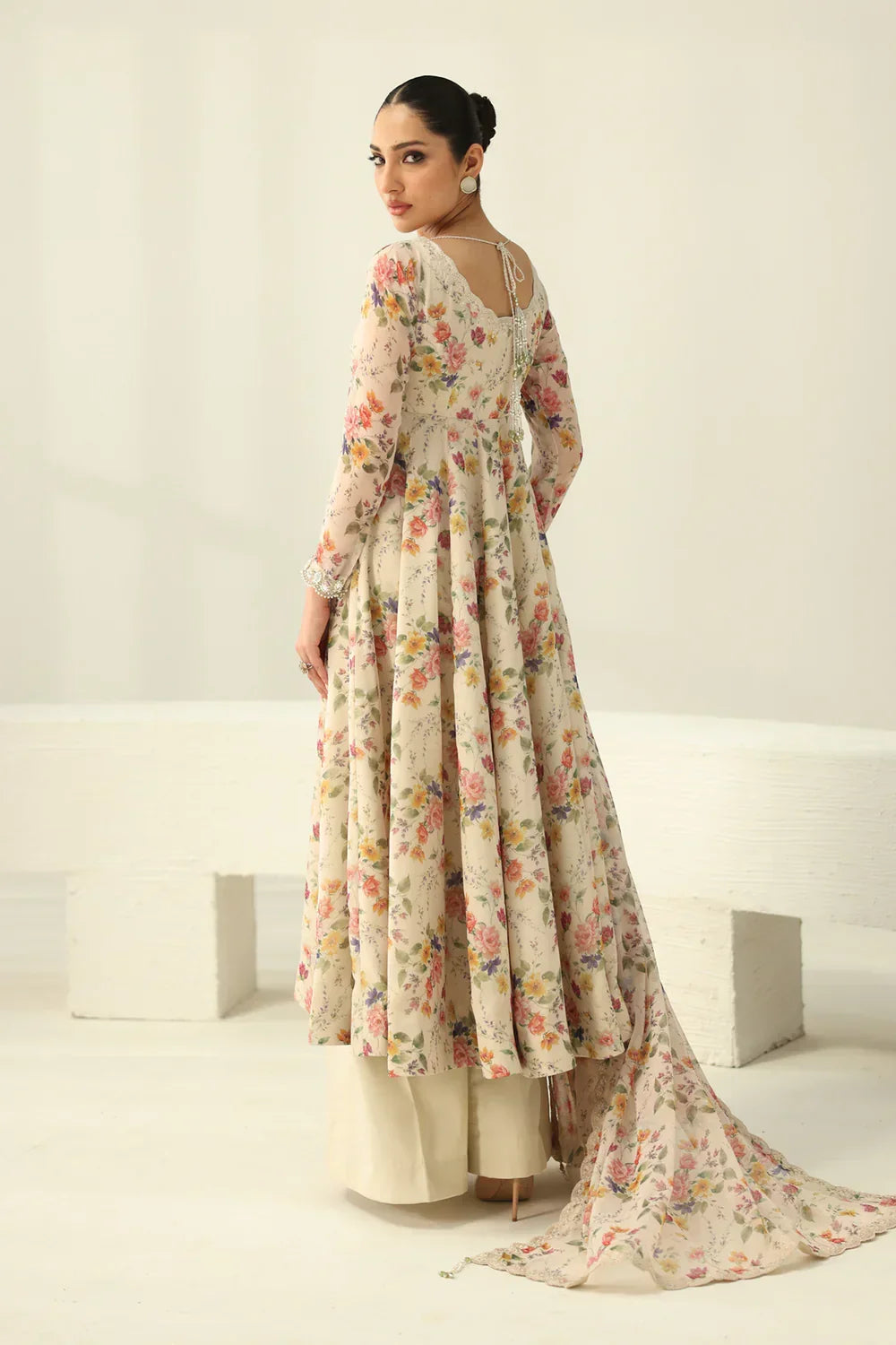 03-Piece Lawn Suit - Ready To Wear