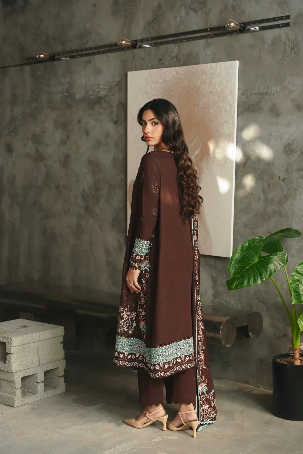 03-Lawn Suit With Thready Embroidery | Ready To Wear
