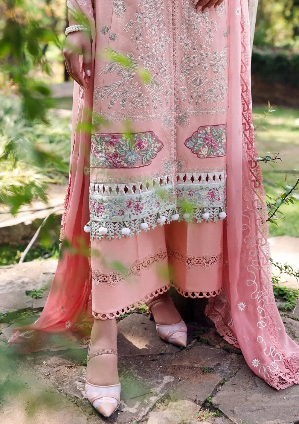 03-Piece Lawn Suit With Thread Embriodery - Ready To Wear